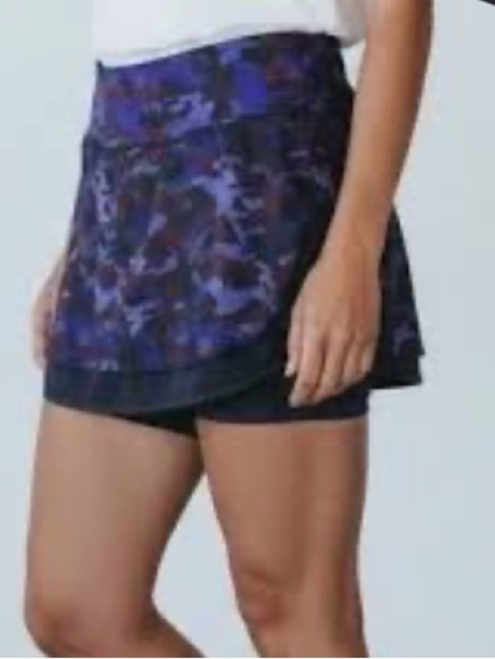 Lululemon Hotty Hot Skirt II size 4